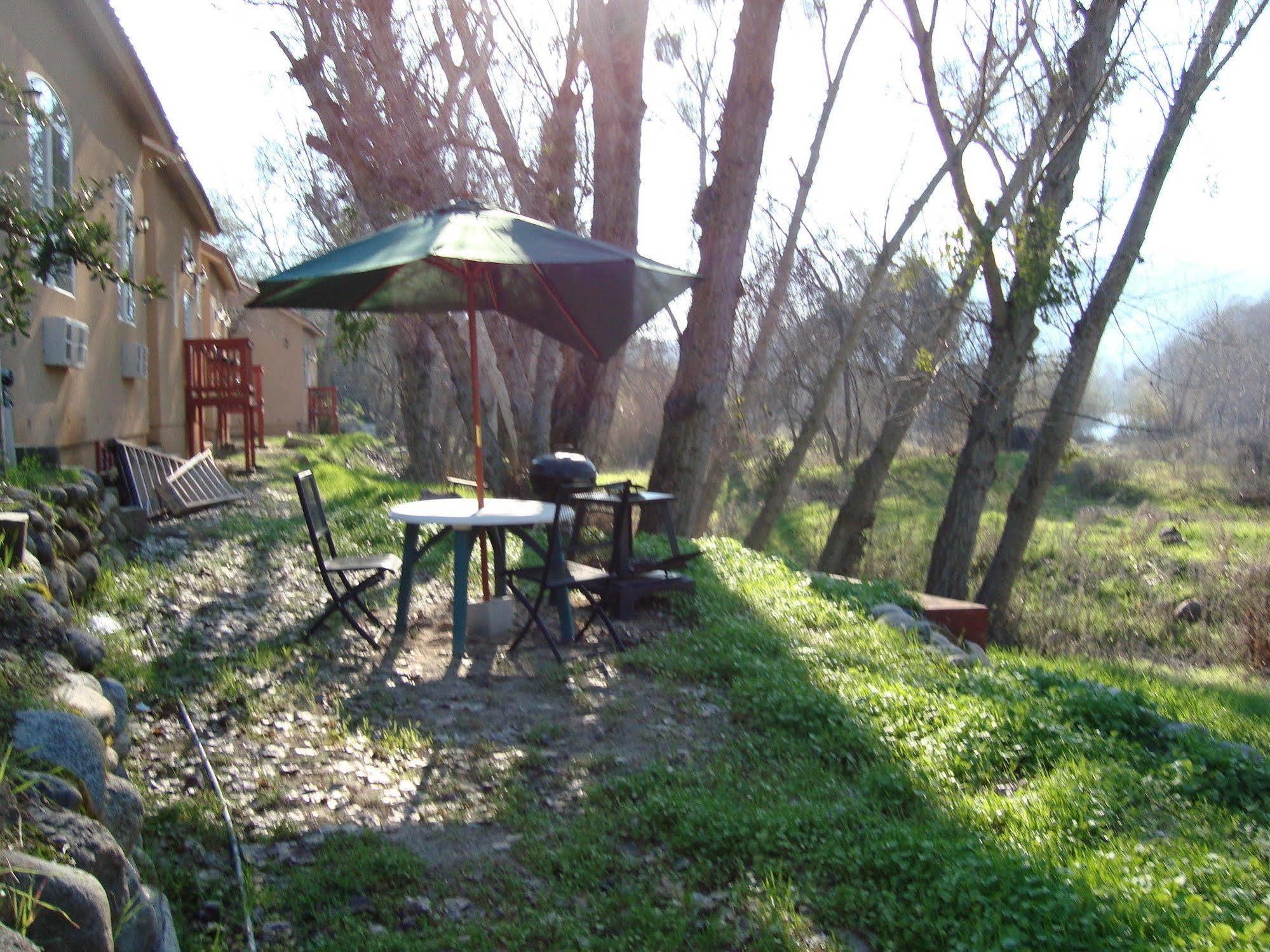 Sequoia Riverfront Cabins Three Rivers Bagian luar foto